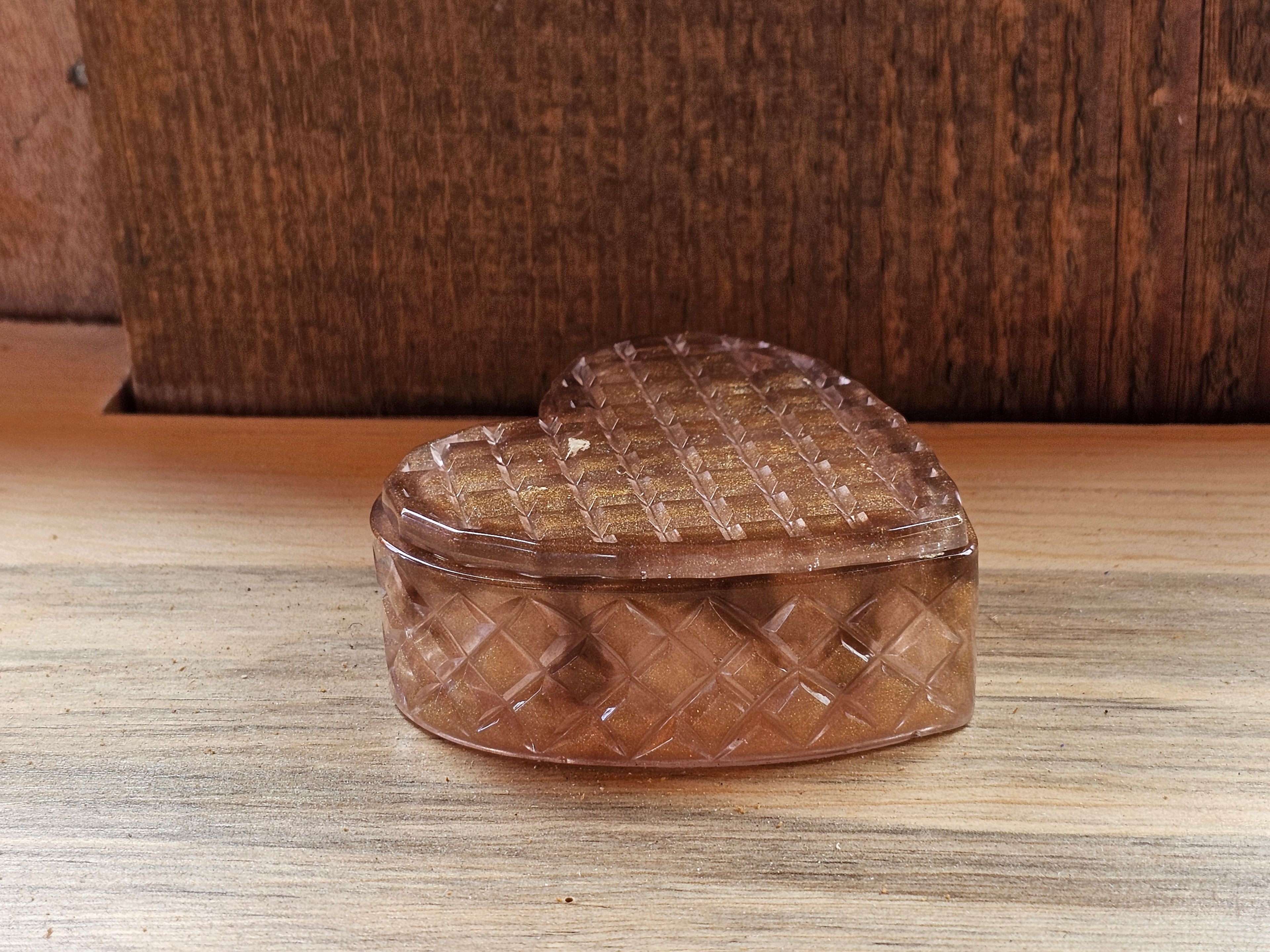 Epoxy Resin Waffle Heart Box-Tan and Black